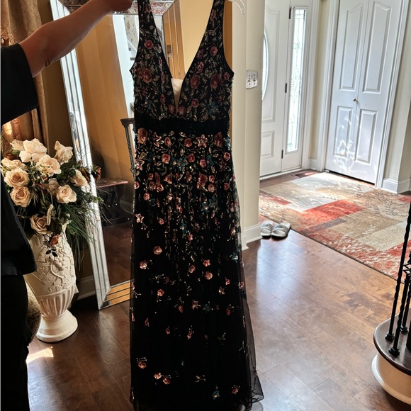 Barely used gorgeous beaded a line mac duggal. - Picture 8 of 9